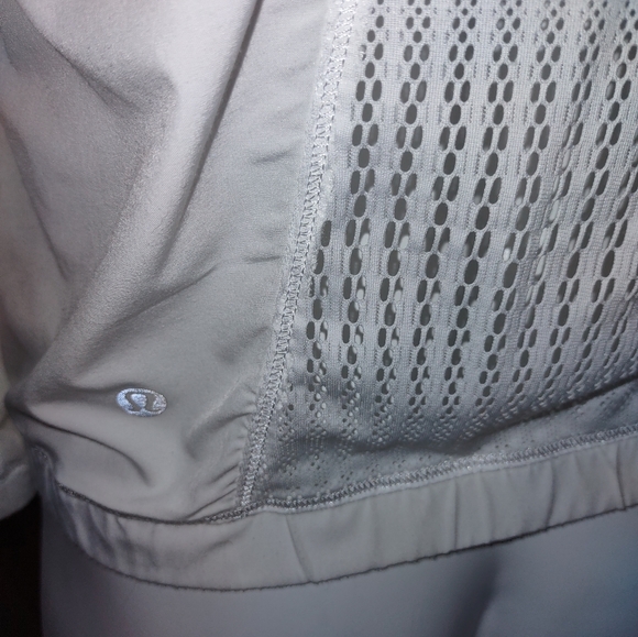 Lululemon reflective jacket. - Picture 7 of 10